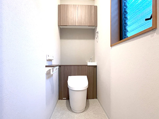 トイレリフォーム 収納を増やし色味をまとめたトイレと、使いやすくなった洗面化粧台